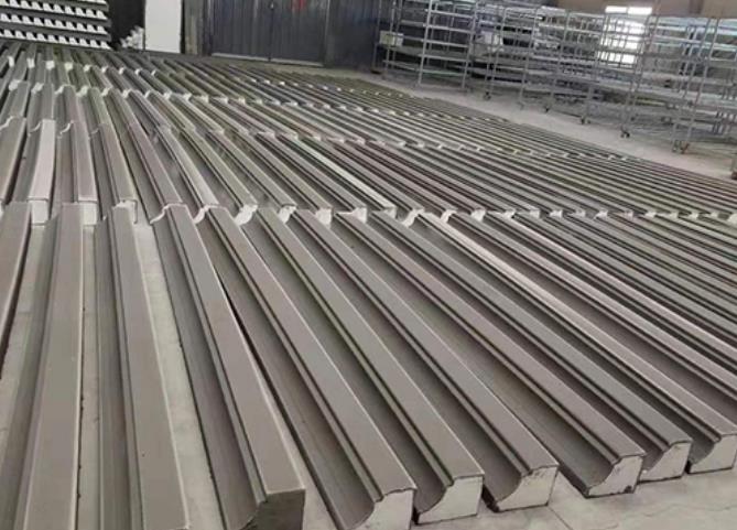 貴州EPS建筑裝飾構(gòu)件 本地EPS構(gòu)件廠