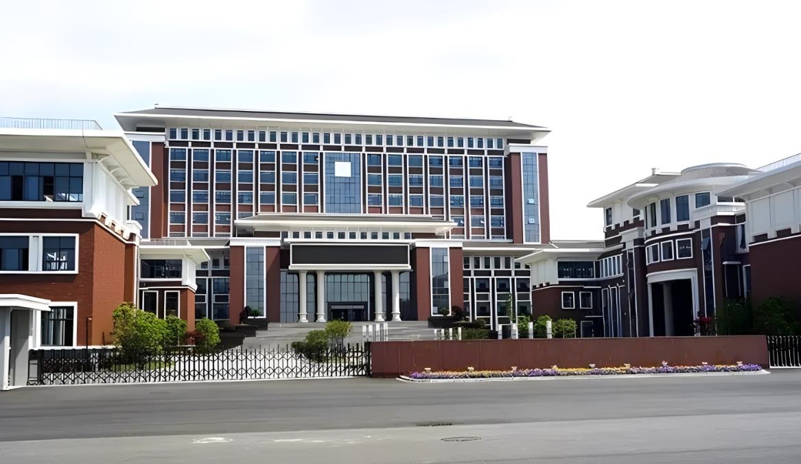 高級中學案例圖