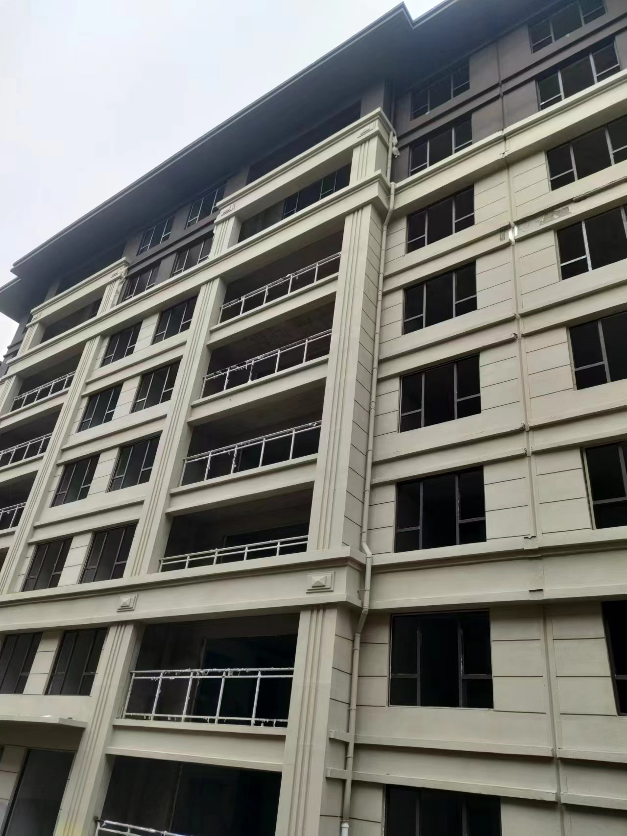 【eps線條廠家】EPS梁托的安裝方法，它有哪些優(yōu)勢(shì)？