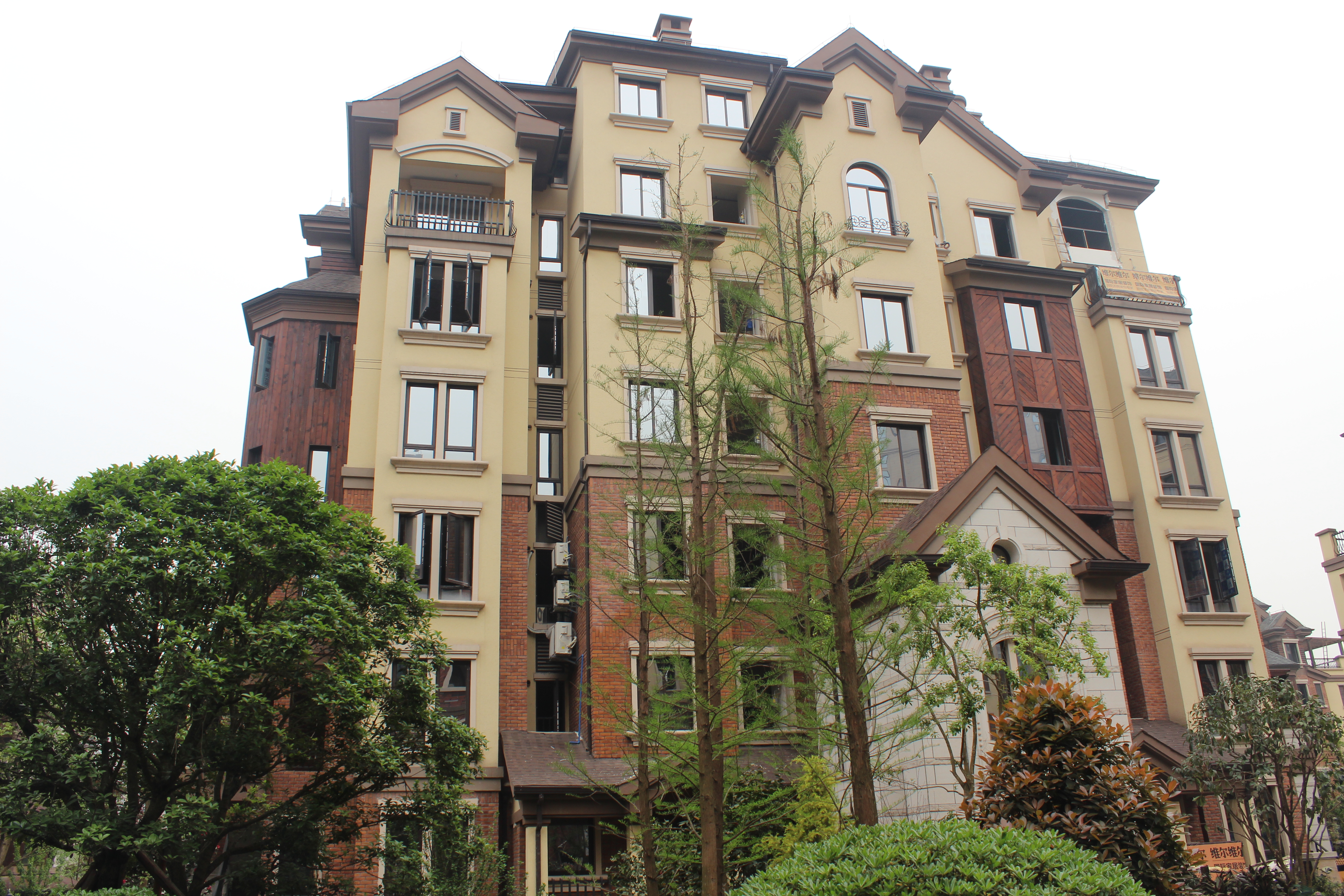 eps線條施工期間不能忽視的幾個(gè)要點(diǎn)