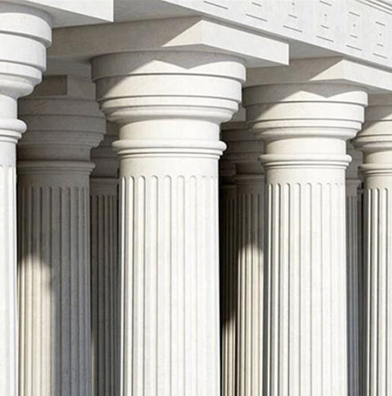 EPS羅馬柱的核心材質(zhì)是聚苯乙烯泡沫，這種泡沫材料經(jīng)過特殊的切割、雕刻和塑形工藝