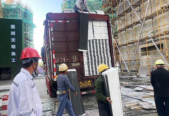 PS線條適用于各種建筑裝飾部位，如墻面、柱子、門窗框、陽(yáng)臺(tái)等