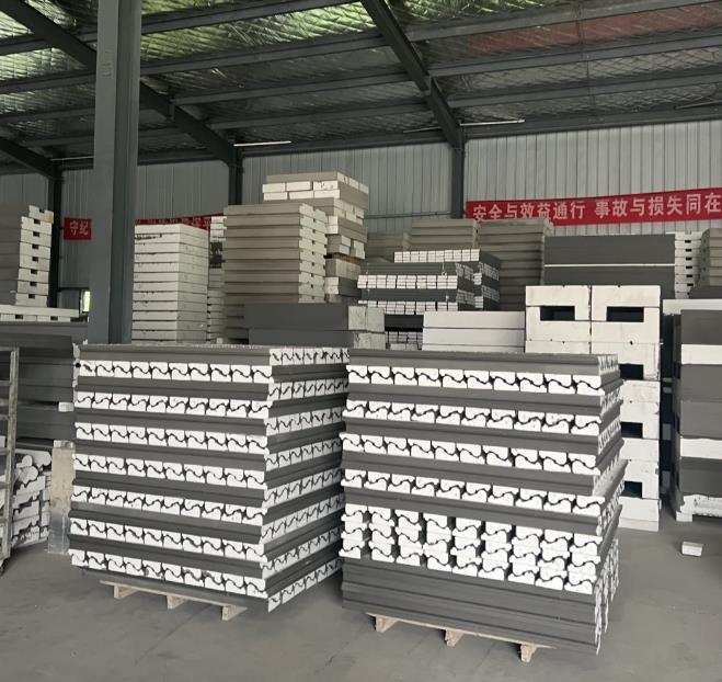 EPS外墻線條的價格區(qū)間大致在每米幾十元至幾百元不等