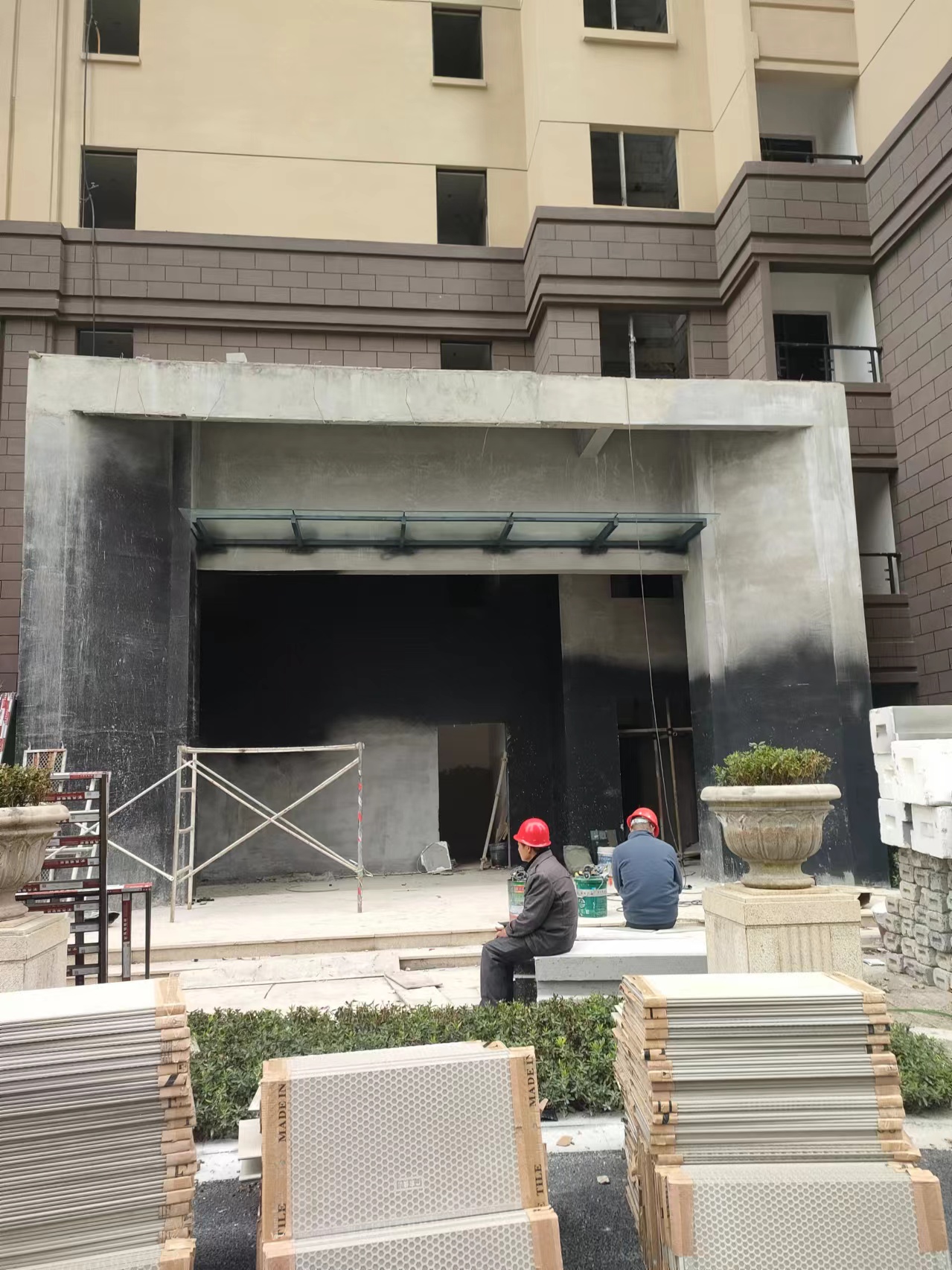 【eps線條廠家】豪華住宅EPS外墻裝飾線條施工步驟全解析，打造高級(jí)感墻面！