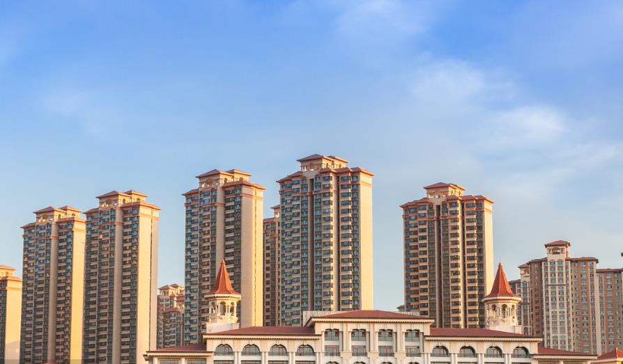 創(chuàng)意設(shè)計(jì)點(diǎn)亮別墅外觀！外墻EPS線條裝飾的全新可能